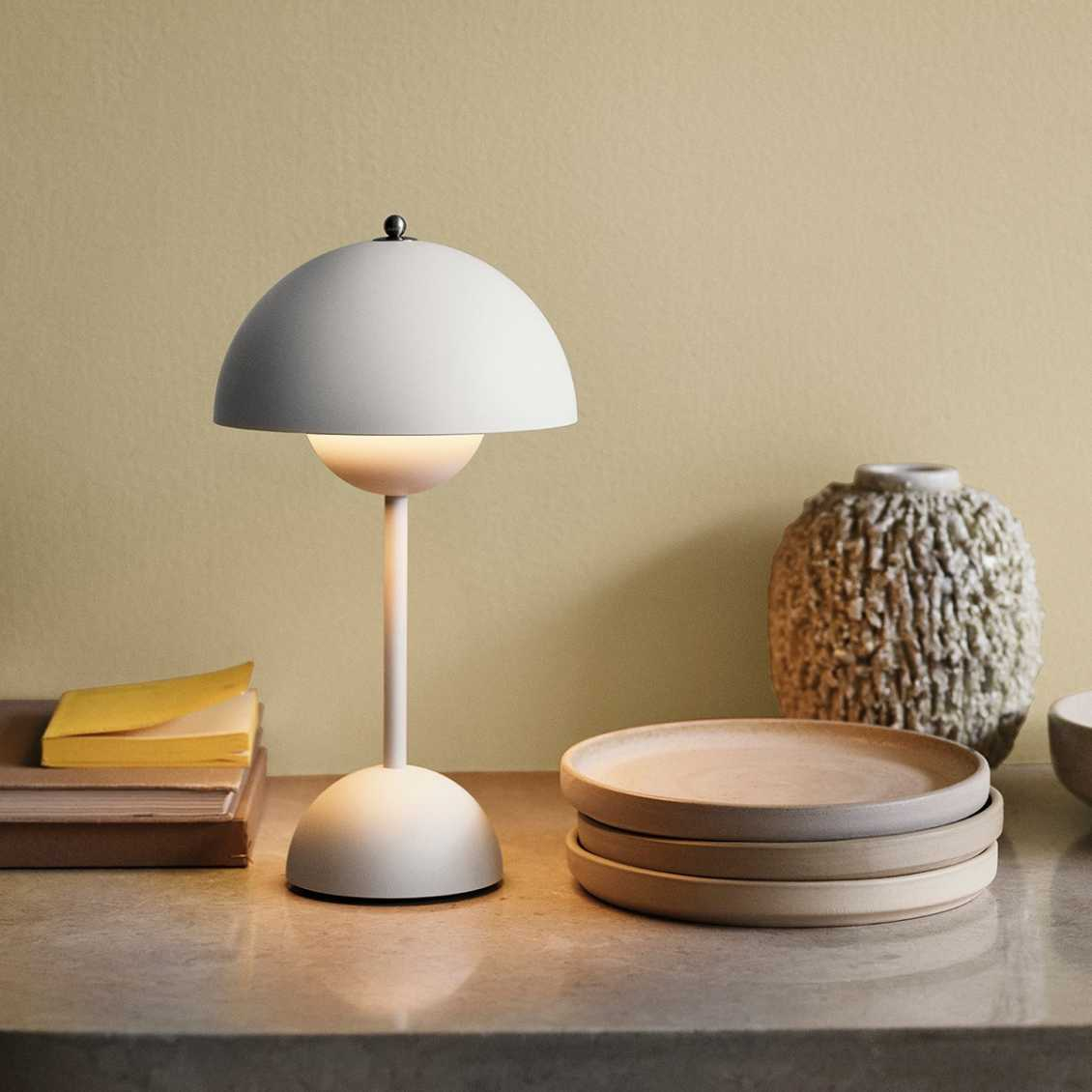 Lampe de table LED champignon minimaliste
