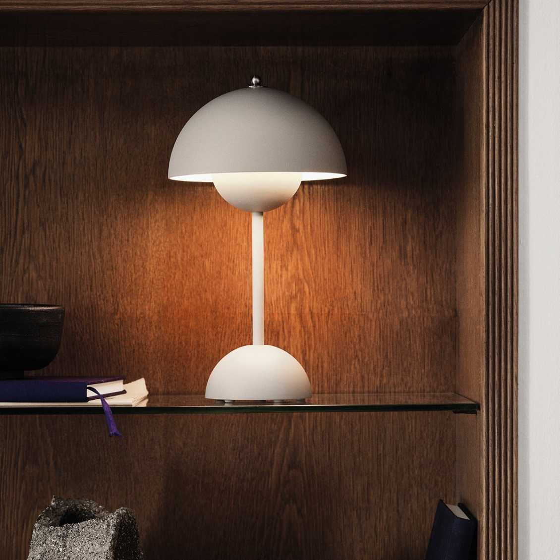 Lampe de table LED champignon minimaliste