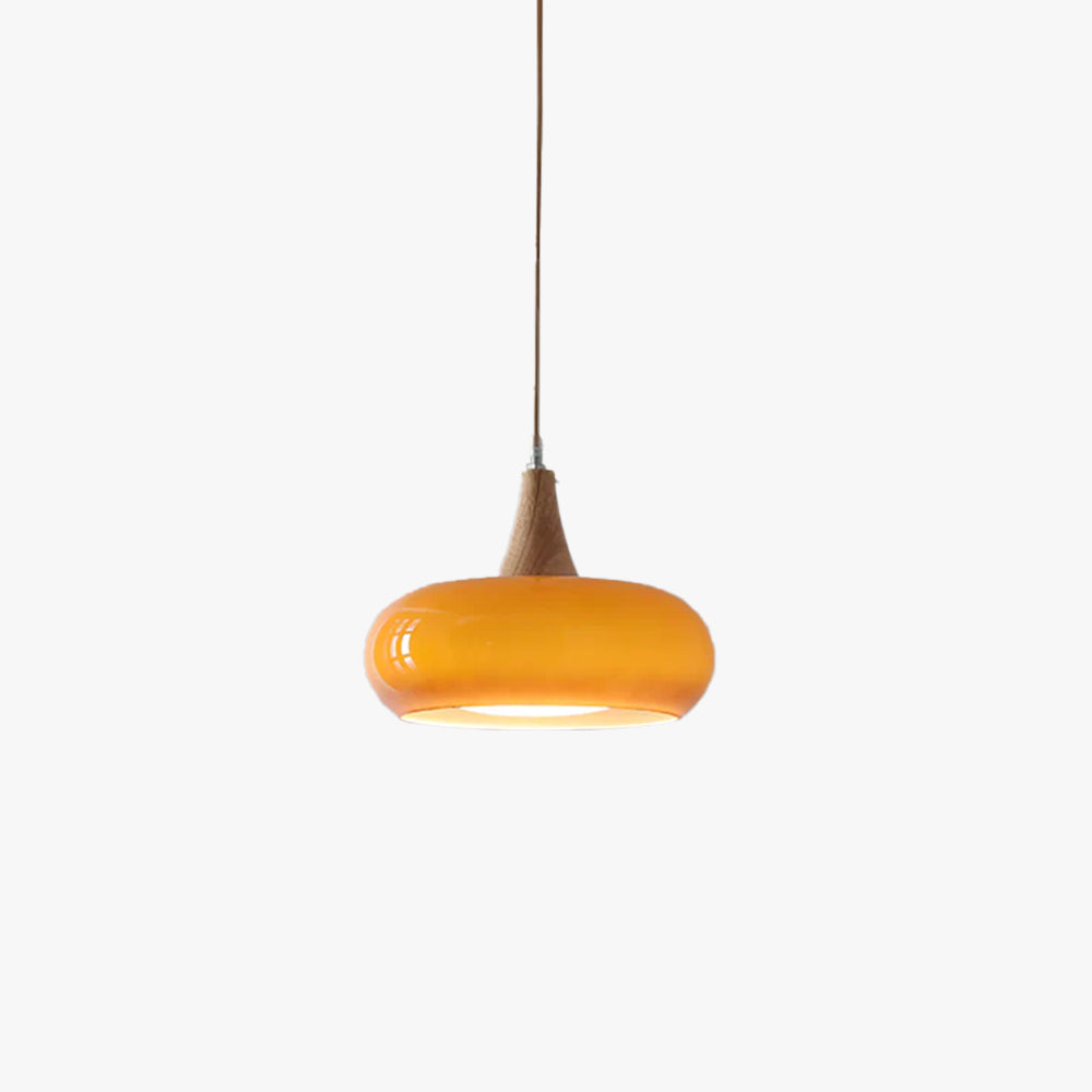 Lampe suspendue avec poutre en bois et abat-jours en verre