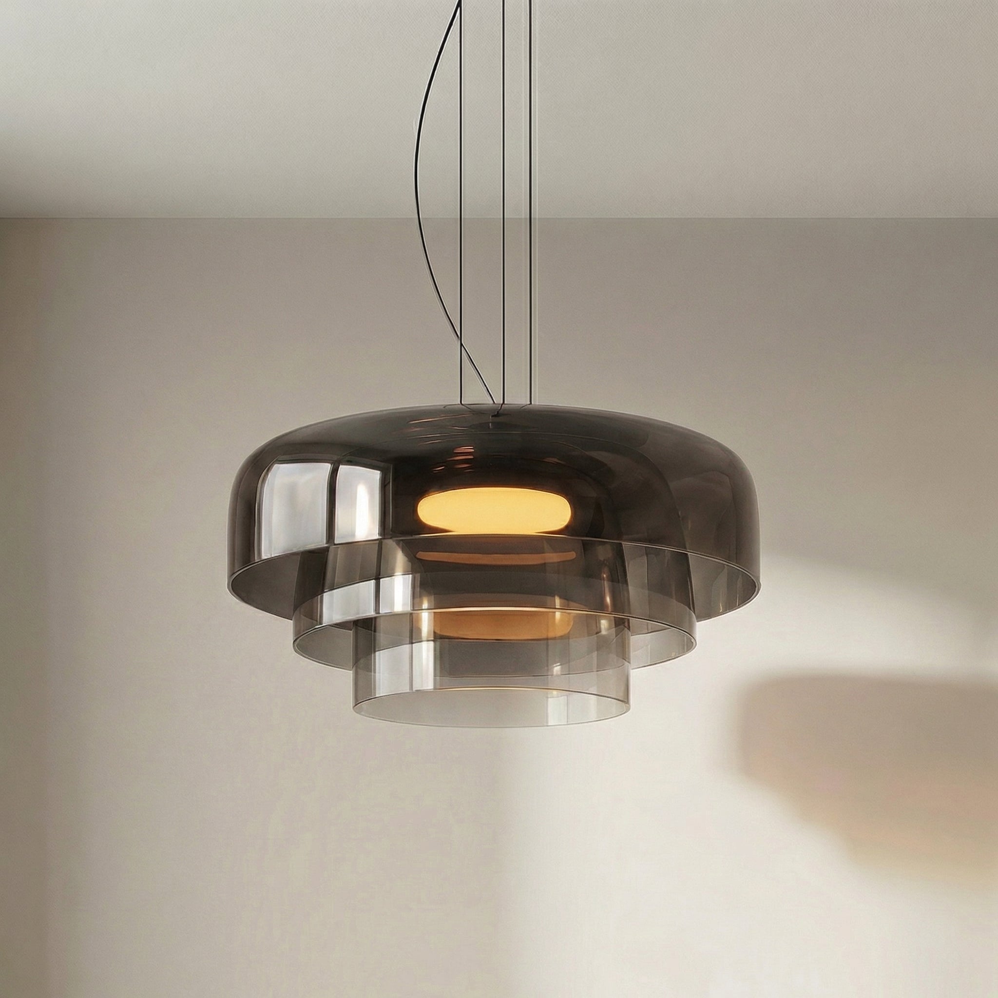 Suspension sculpturale en verre