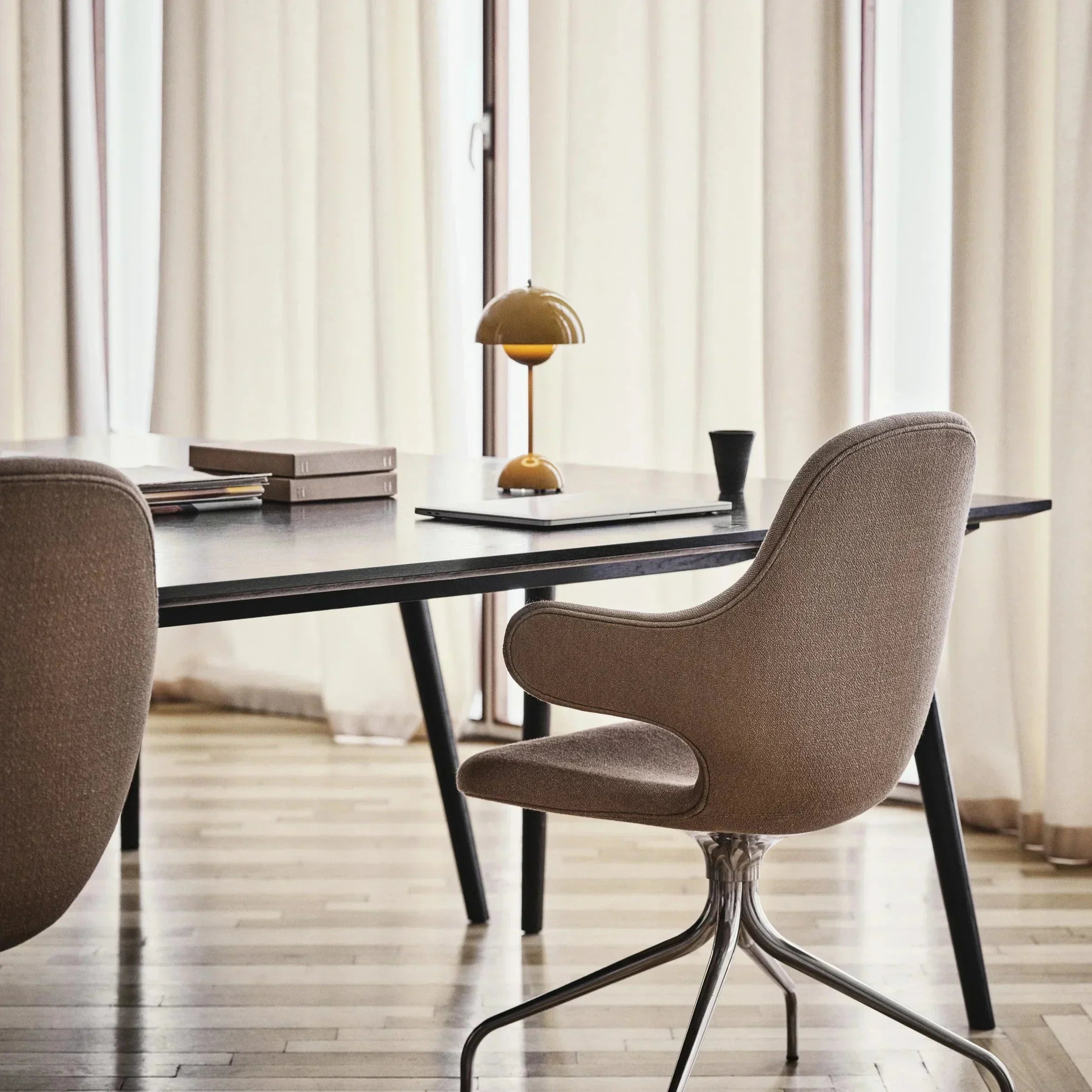 Lampe de table LED champignon minimaliste